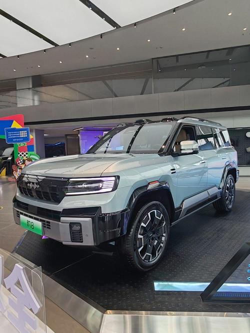 成都309比亚迪方程豹硬派越野的爆款，英菲尼迪35周年与你共成长